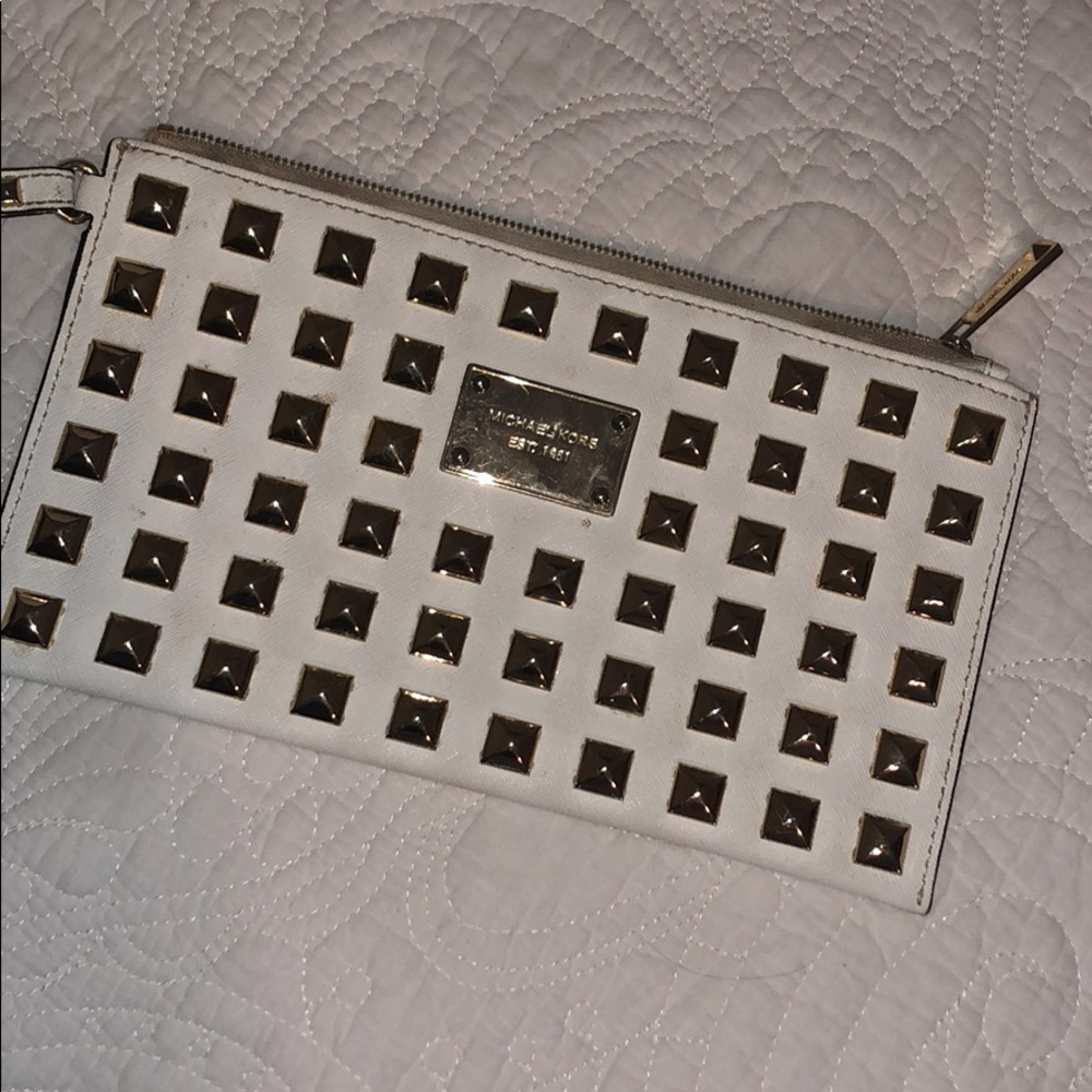 Michael Kors Jet Set Travel White Clutch💕